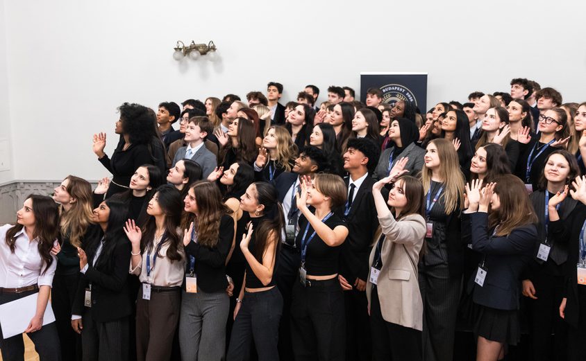 MUN Budapest closing wave