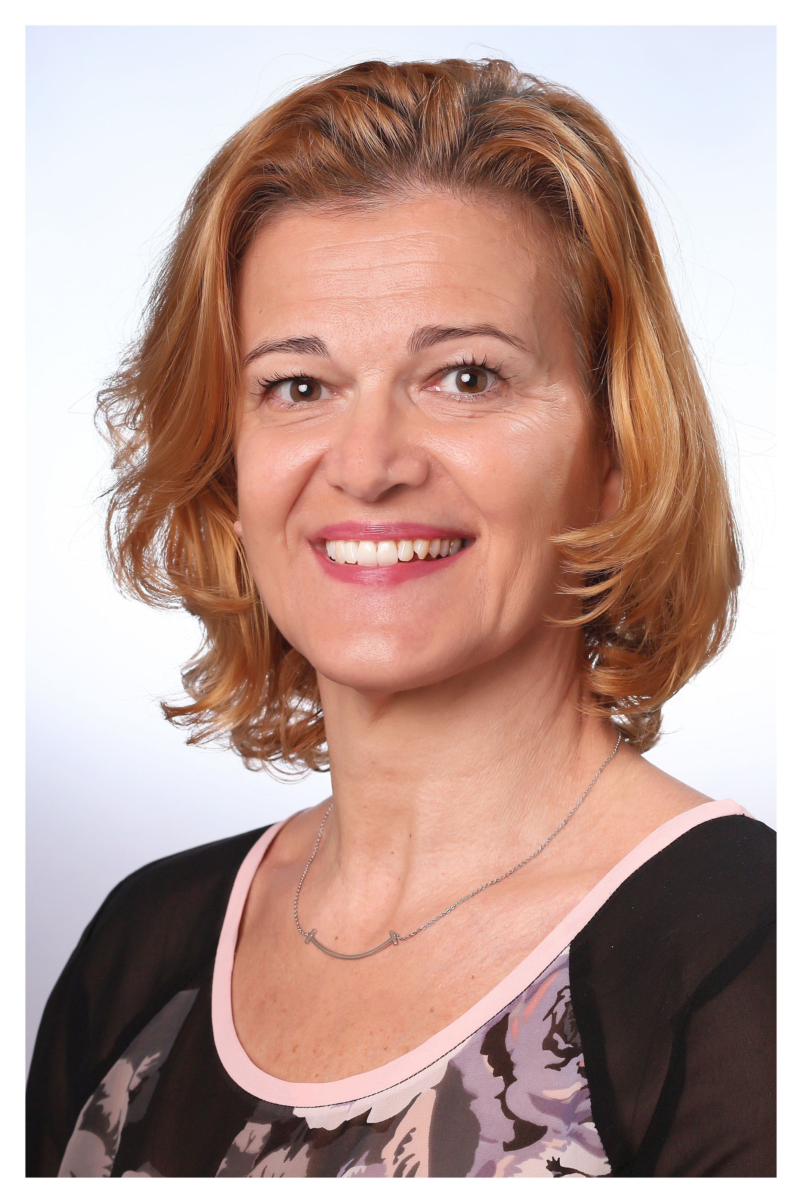 Csilla Missamoubis T8596